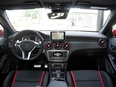 奔驰AMG,奔驰A级AMG,2014款 A 45 AMG 4MATIC,中控方向盘实拍图片