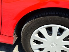 2012  1.3L Զ