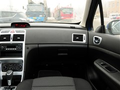 2012款 两厢 1.6L 自动舒适版