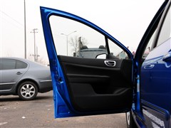 2012款 两厢 1.6L 自动舒适版