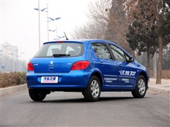 2012款 两厢 1.6L 自动舒适版