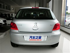 2013款 两厢 1.6L 自动舒适版