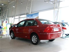 东风标致,标致307,2010款 三厢 1.6L 手动舒适版,车身外观实拍图片
