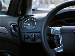 2010 2.3L ˶