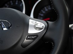 英菲尼迪(进口),英菲尼迪ESQ,2014款 1.6L 率臻版,中控方向盘实拍图片