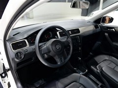 2015 1.6L Զ30