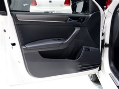 2015 1.6L Զ30