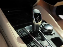 2015�� xDrive50i M�˶���