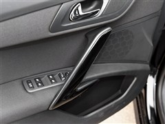东风标致,标致508,2015款 2.0L 自动致逸版,车厢座椅实拍图片