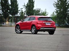 2015�� GLA 260 4MATIC �˶���