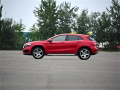 2015�� GLA 260 4MATIC �˶���
