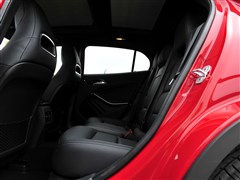 2015�� GLA 260 4MATIC �˶���