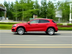 2015�� GLA 260 4MATIC �˶���