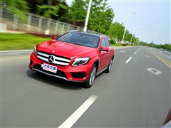 2015�� GLA 260 4MATIC �˶���