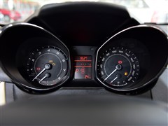 2015�� 1.6L CVT���а�