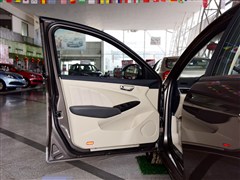 2015�� 1.6L CVT���а�