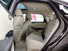 2015�� 1.6L CVT���а�