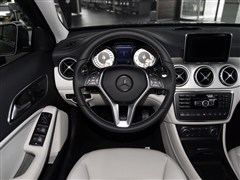 2015�� GLA 220 4MATIC ʱ����