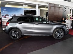 2015�� GLA 220 4MATIC ʱ����