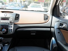 2012�� 1.6L AT Premium �����