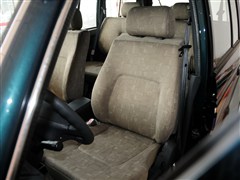 猎豹汽车,猎豹6481,2009款 2.2L 手动两驱,车厢座椅实拍图片