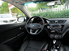 2012�� ���� 1.6L AT Premium�����