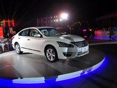 2013�� 2.0L XEʱ�а�