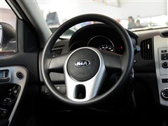 2014�� 1.6L MT GLS