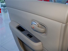 2005�� 1.6G AT