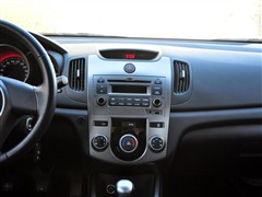 2009�� 1.6L MT GLS