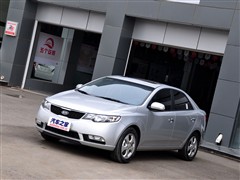 2009�� 1.6L AT Premium