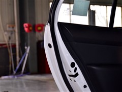 2011款 1.6L 5座手动豪华版